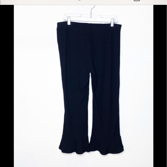 SOS I am looking for this particular ruffle pants. - Picture 3 of 3